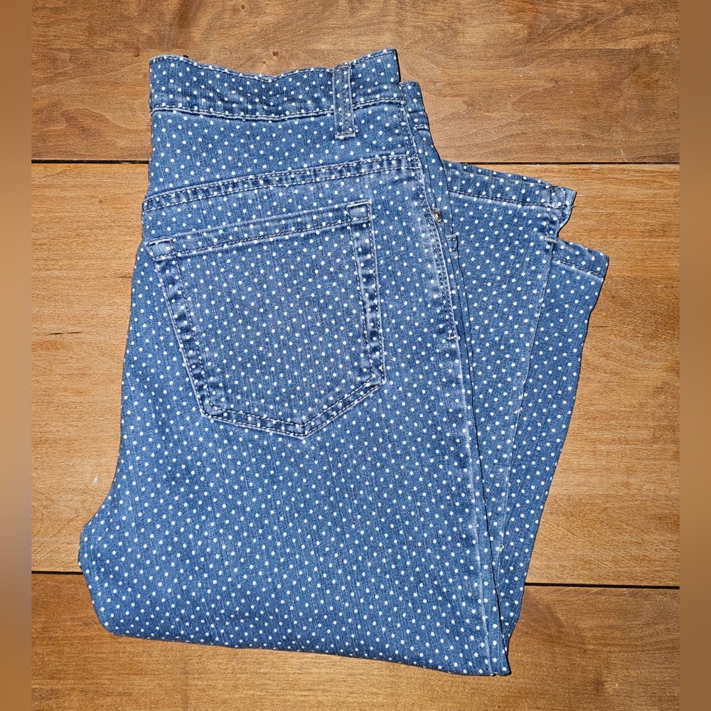 White Swiss Dot Print Capri in Medium Blue Amanda Jean by Gloria Vanderbilt